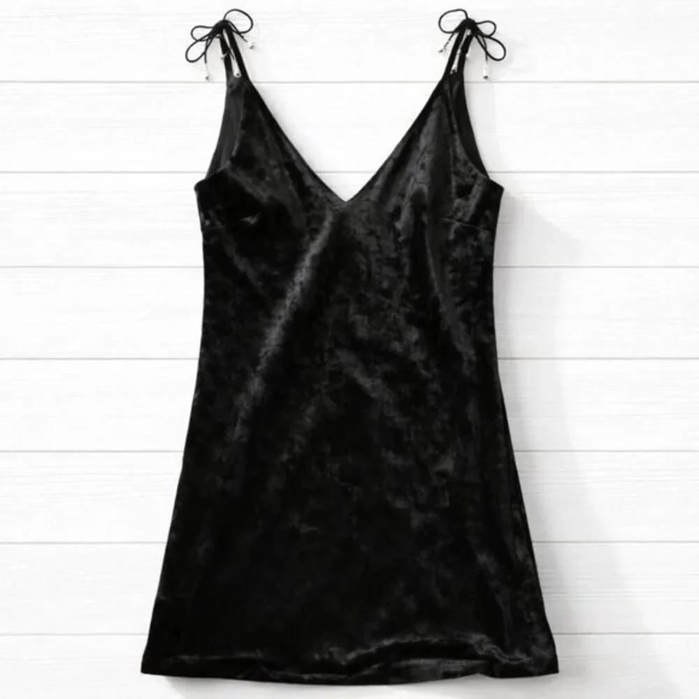 NWT Native Daughters Elegant Black Velvet Slip Dress – Pearl Back Detail Min Lux